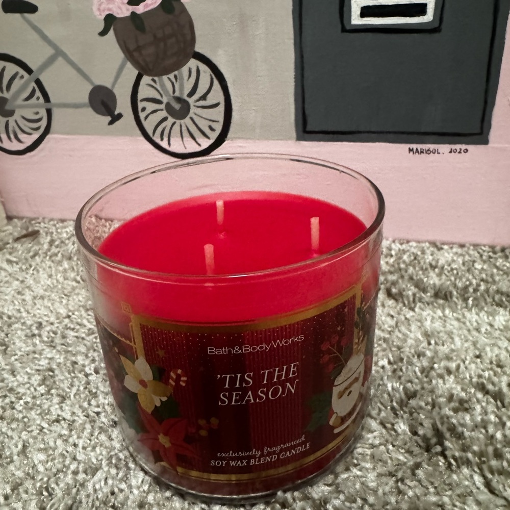 BRAND NEW Bath & Body Works 'Tis The Season Candle - Picture 2 of 2